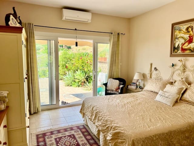 3 soverom Hus til salgs i Estepona med svømmebasseng - € 475 000 (Ref: 9219817)
