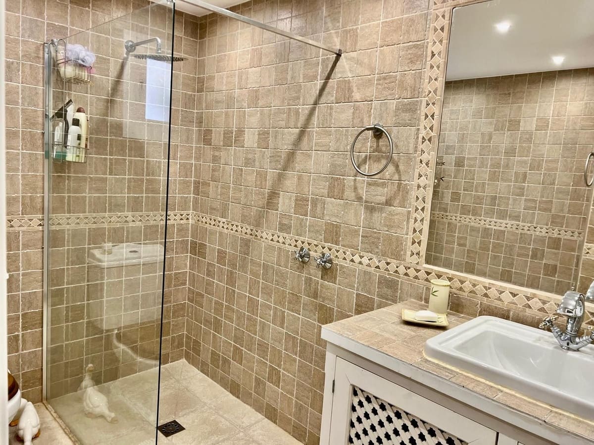 3 camera da letto Casa in vendita in Estepona con piscina - 475.000 € (Rif: 9219817)