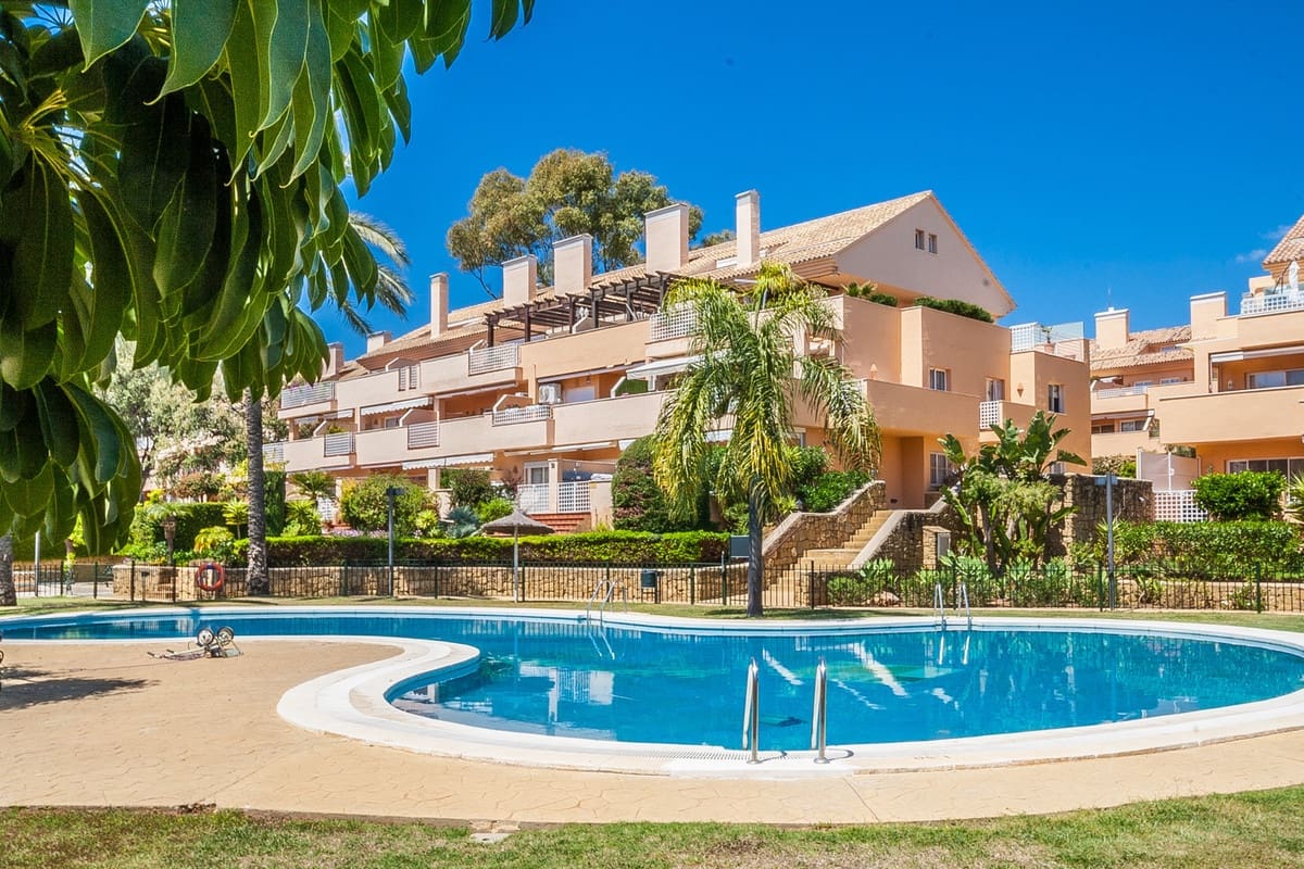 3 bedroom Apartment for sale in Marbella with pool garage - € 529,995 (Ref: 9226381)