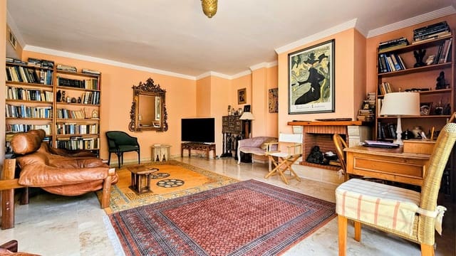 2 Zimmer Penthouse zu verkaufen in Marbella mit Pool Garage - 495.000 € (Ref: 9236351)