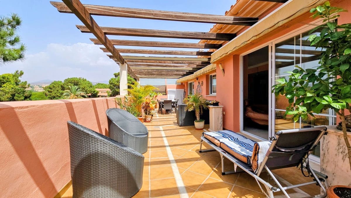 2 Zimmer Penthouse zu verkaufen in Marbella mit Pool Garage - 495.000 € (Ref: 9236351)