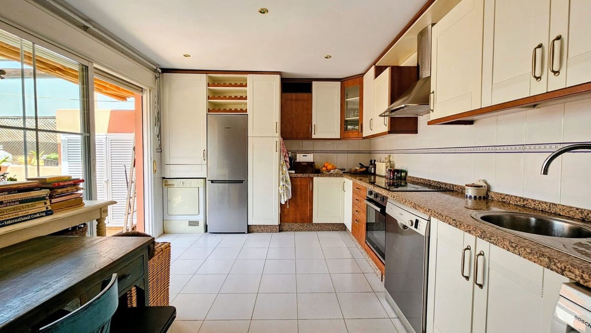 2 Zimmer Penthouse zu verkaufen in Marbella mit Pool Garage - 495.000 € (Ref: 9236351)