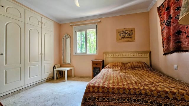 2 Zimmer Penthouse zu verkaufen in Marbella mit Pool Garage - 495.000 € (Ref: 9236351)