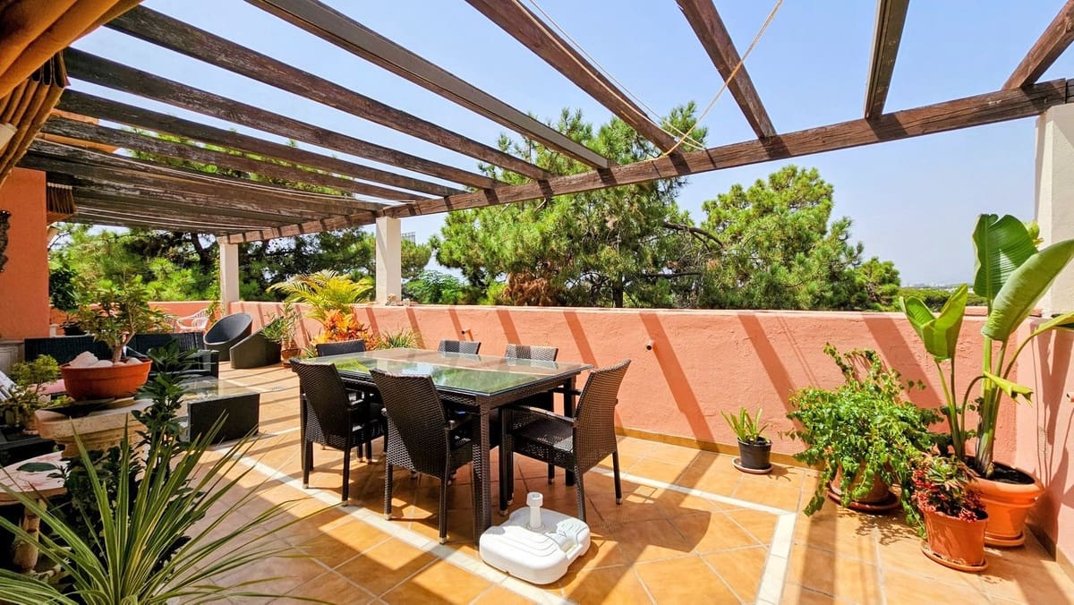 2 Zimmer Penthouse zu verkaufen in Marbella mit Pool Garage - 495.000 € (Ref: 9236351)