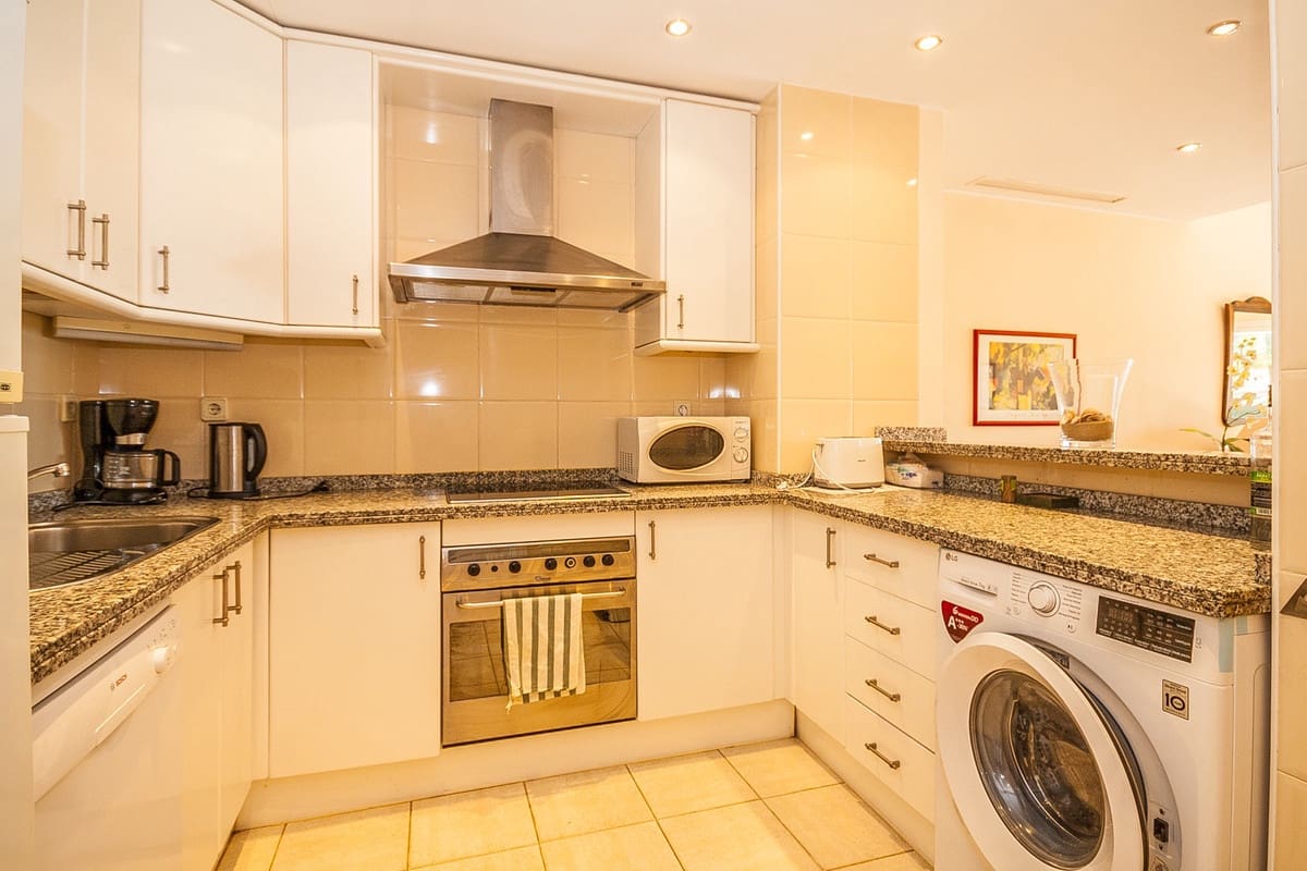 2 soveværelse Lejlighed til salg i Marbella med swimmingpool - € 485.000 (Ref: 9243044)