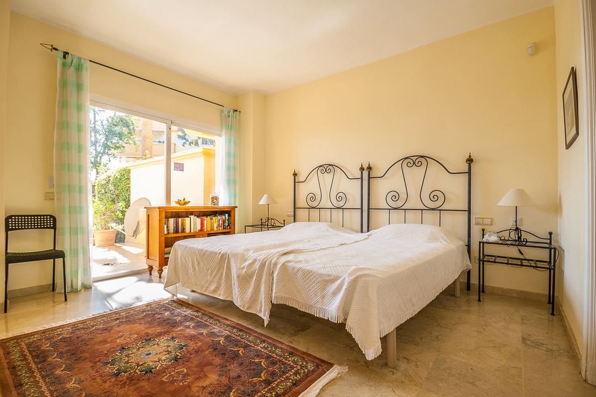 2 soveværelse Lejlighed til salg i Marbella med swimmingpool - € 485.000 (Ref: 9243044)