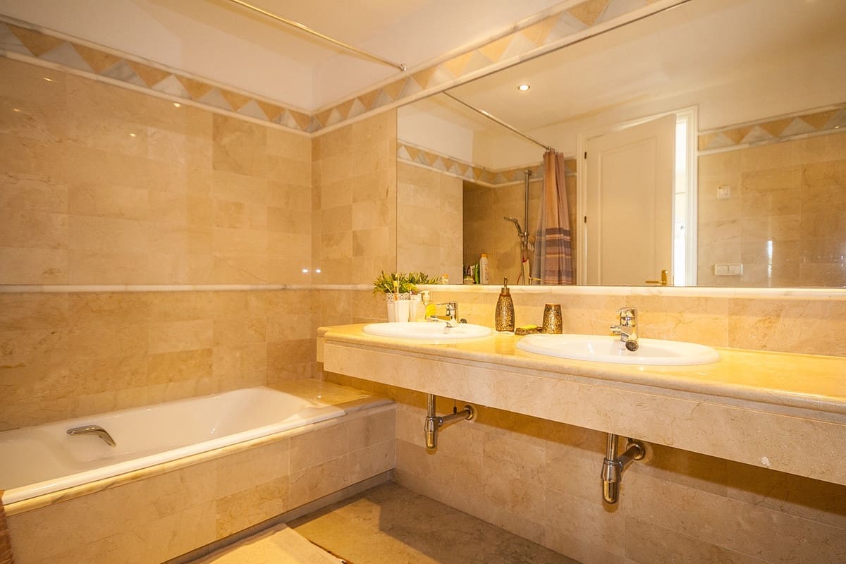 2 soveværelse Lejlighed til salg i Marbella med swimmingpool - € 485.000 (Ref: 9243044)