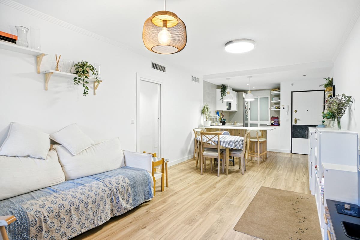 2 soveværelse Lejlighed til salg i Marbella med swimmingpool garage - € 412.000 (Ref: 9243046)