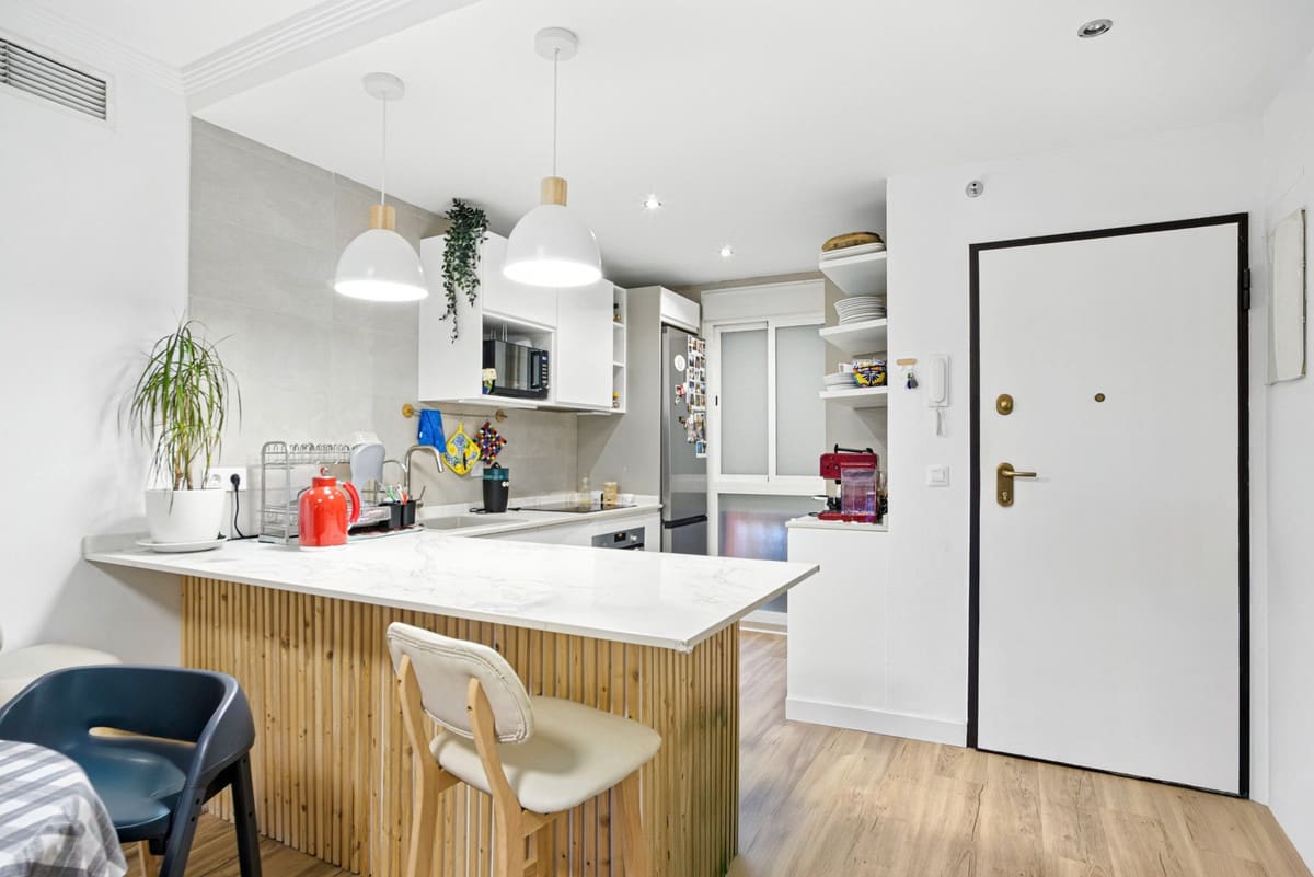 2 soveværelse Lejlighed til salg i Marbella med swimmingpool garage - € 412.000 (Ref: 9243046)