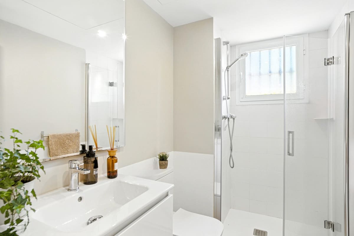 2 soveværelse Lejlighed til salg i Marbella med swimmingpool garage - € 412.000 (Ref: 9243046)