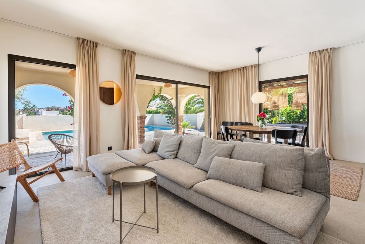 3 bedroom Villa for sale in Mijas Costa with pool garage - € 749,000 (Ref: 9243047)