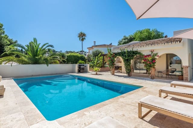 3 bedroom Villa for sale in Mijas Costa, Mijas with pool garage - € 749,000 (Ref: 9243047)
