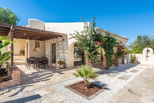 3 bedroom Villa for sale in Mijas Costa, Mijas with pool garage - € 749,000 (Ref: 9243047)