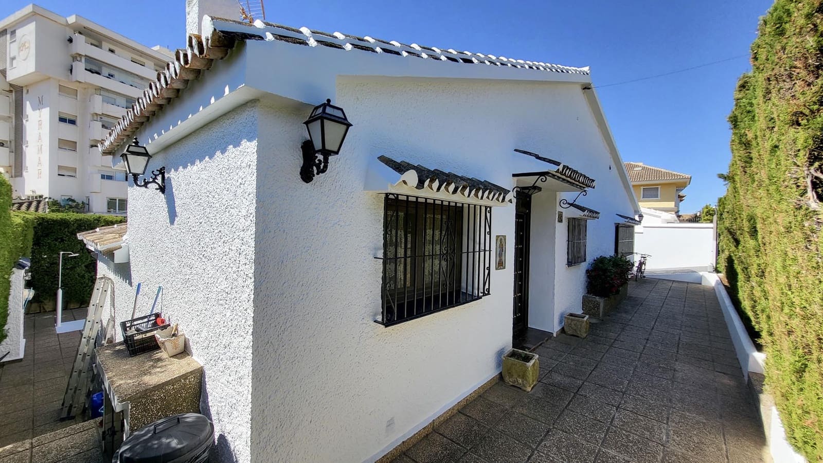 3 soveværelse Villa til salg i Fuengirola med swimmingpool garage - € 1.550.000 (Ref: 9246503)