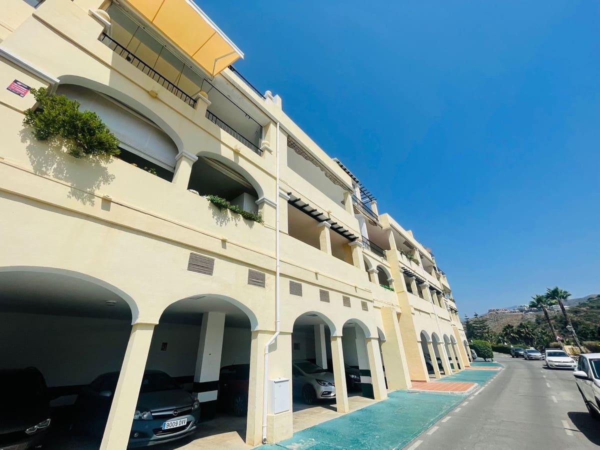 2 Zimmer Apartment zu verkaufen in La Quinta mit Pool Garage - 380.000 € (Ref: 9251959)