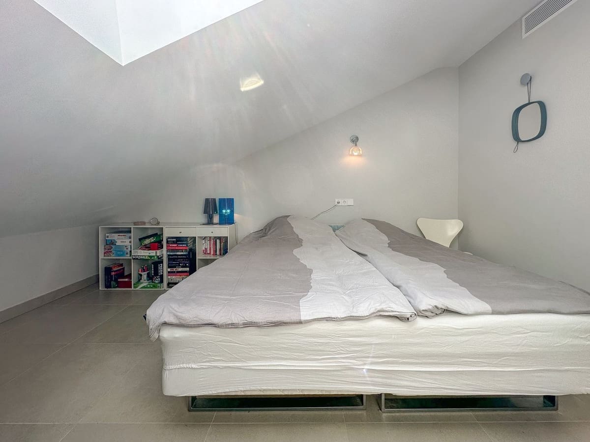 Apartamento de 2 habitaciones en Fuengirola en venta con piscina garaje - 425.000 € (Ref: 9262401)