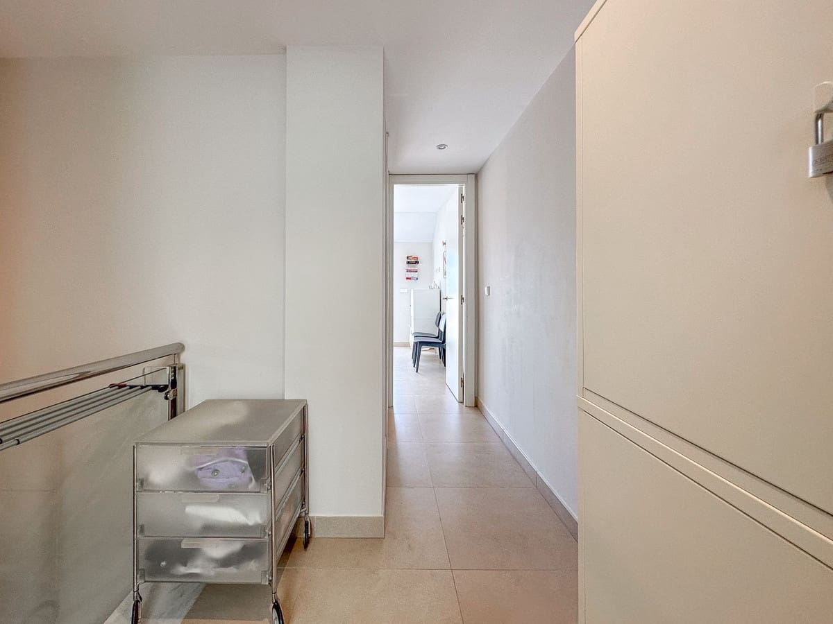 Apartamento de 2 habitaciones en Fuengirola en venta con piscina garaje - 425.000 € (Ref: 9262401)