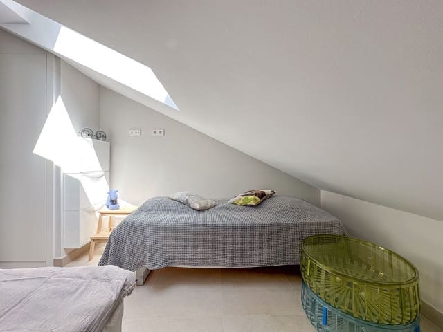 Apartamento de 2 habitaciones en Fuengirola en venta con piscina garaje - 425.000 € (Ref: 9262401)