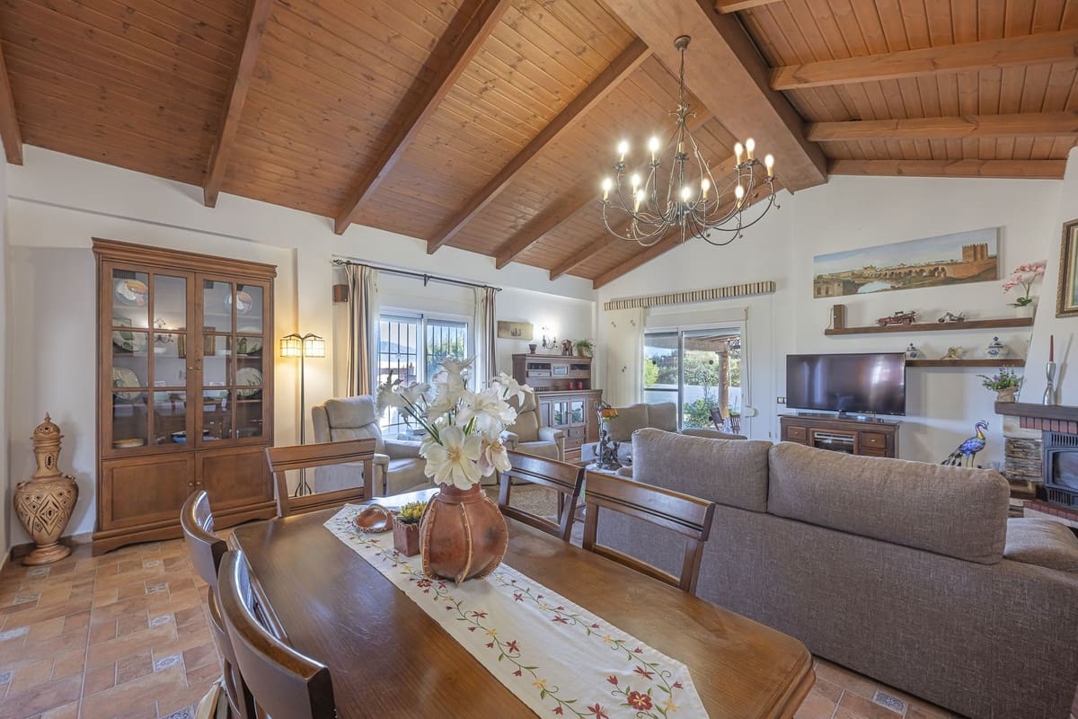 4 Zimmer Villa zu verkaufen in Mijas Costa mit Pool Garage - 899.000 € (Ref: 9262402)