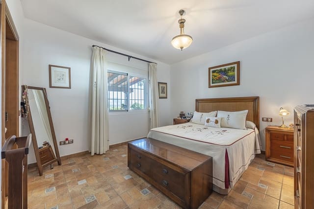 4 Zimmer Villa zu verkaufen in Mijas Costa, Mijas mit Pool Garage - 899.000 € (Ref: 9262402)