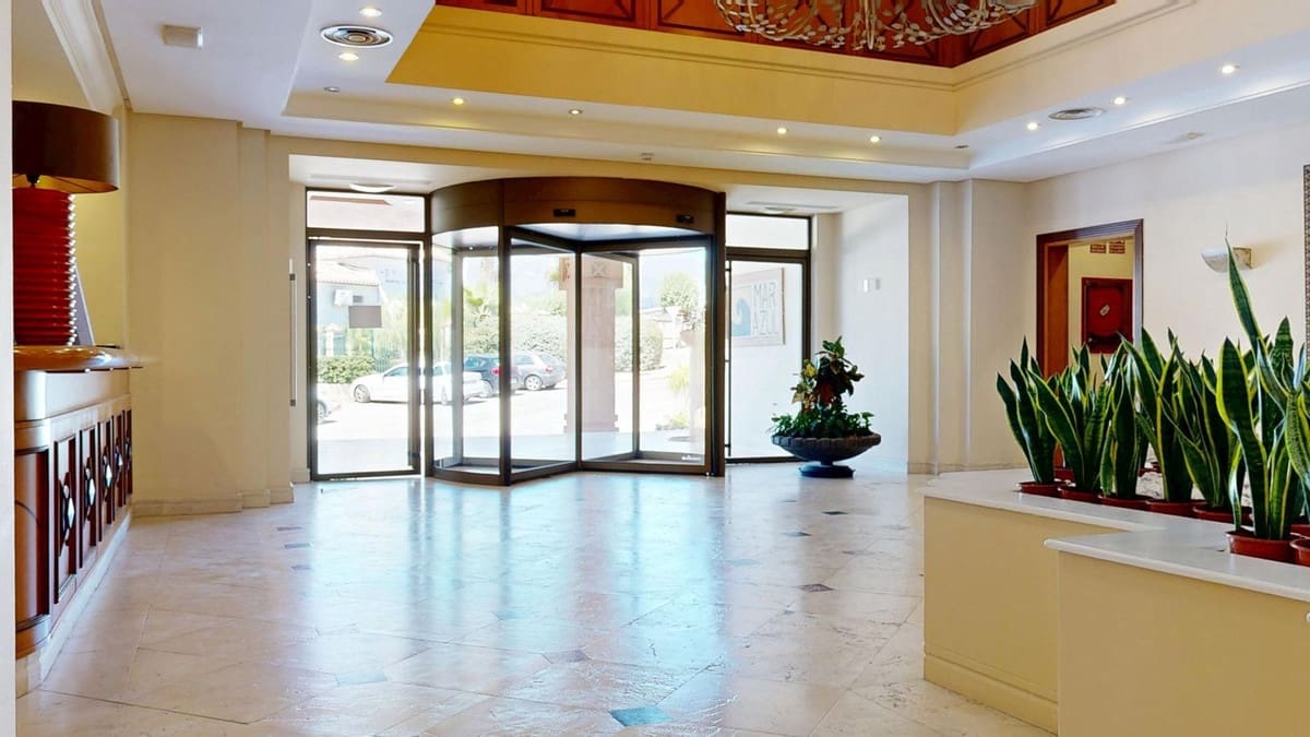 2 bedroom Apartment for sale in Estepona - € 570,000 (Ref: 9262403)