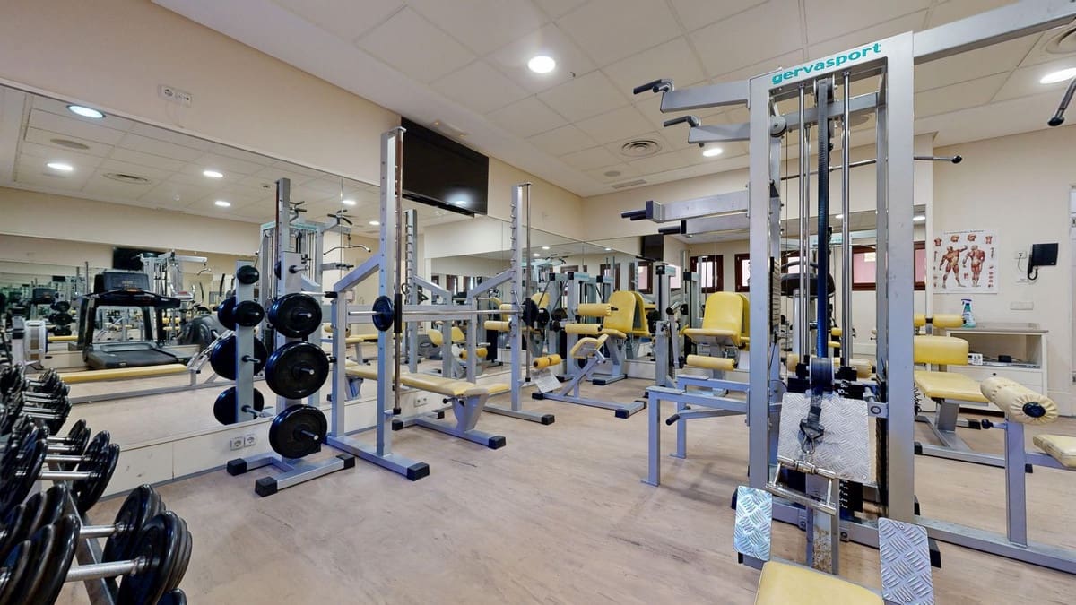 2 bedroom Apartment for sale in Estepona - € 570,000 (Ref: 9262403)