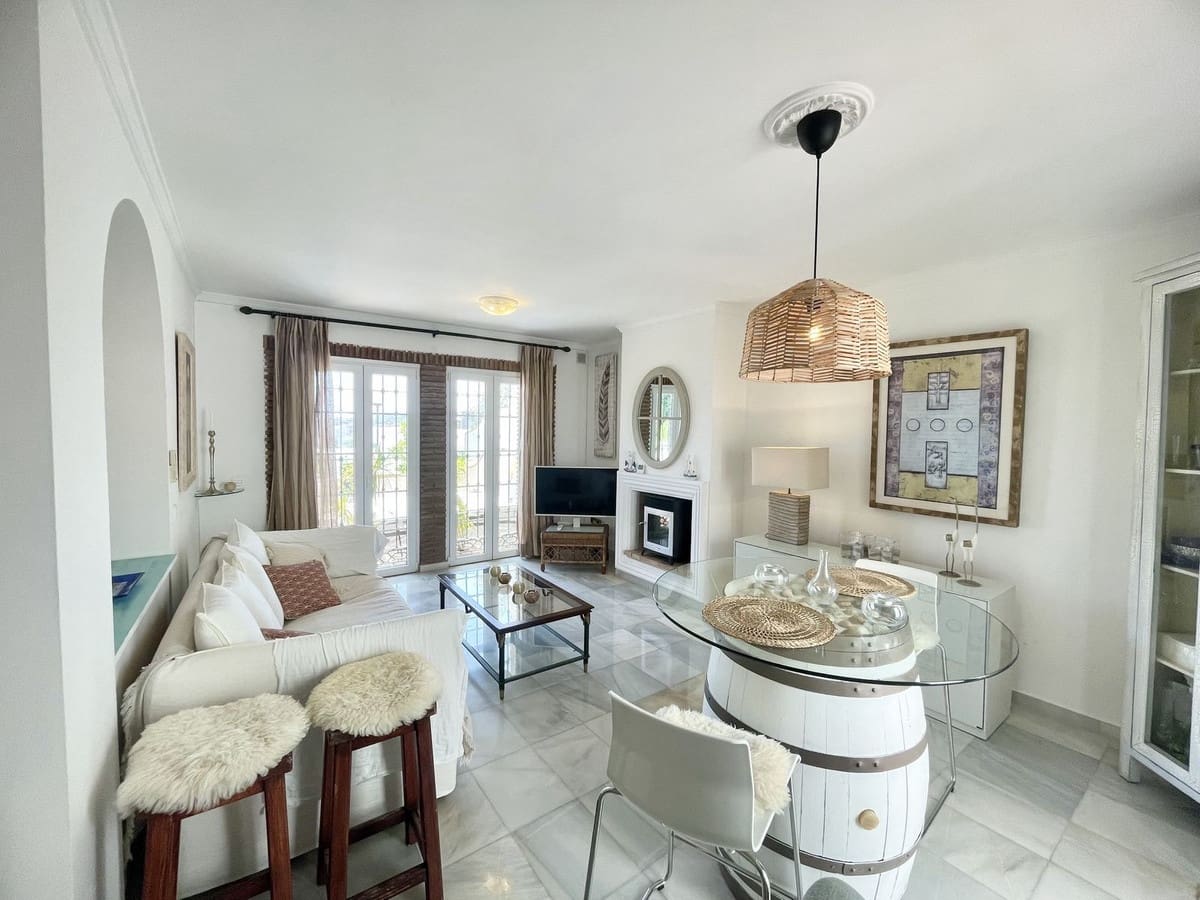 2 bedroom Townhouse for sale in Mijas Costa with pool garage - € 449,000 (Ref: 9264170)