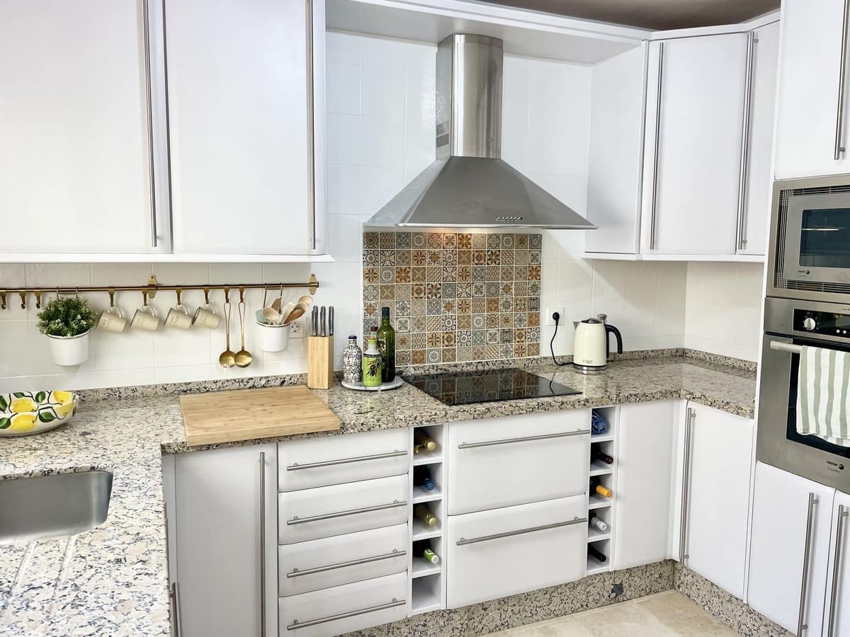 2 bedroom Townhouse for sale in Mijas Costa with pool garage - € 449,000 (Ref: 9264170)