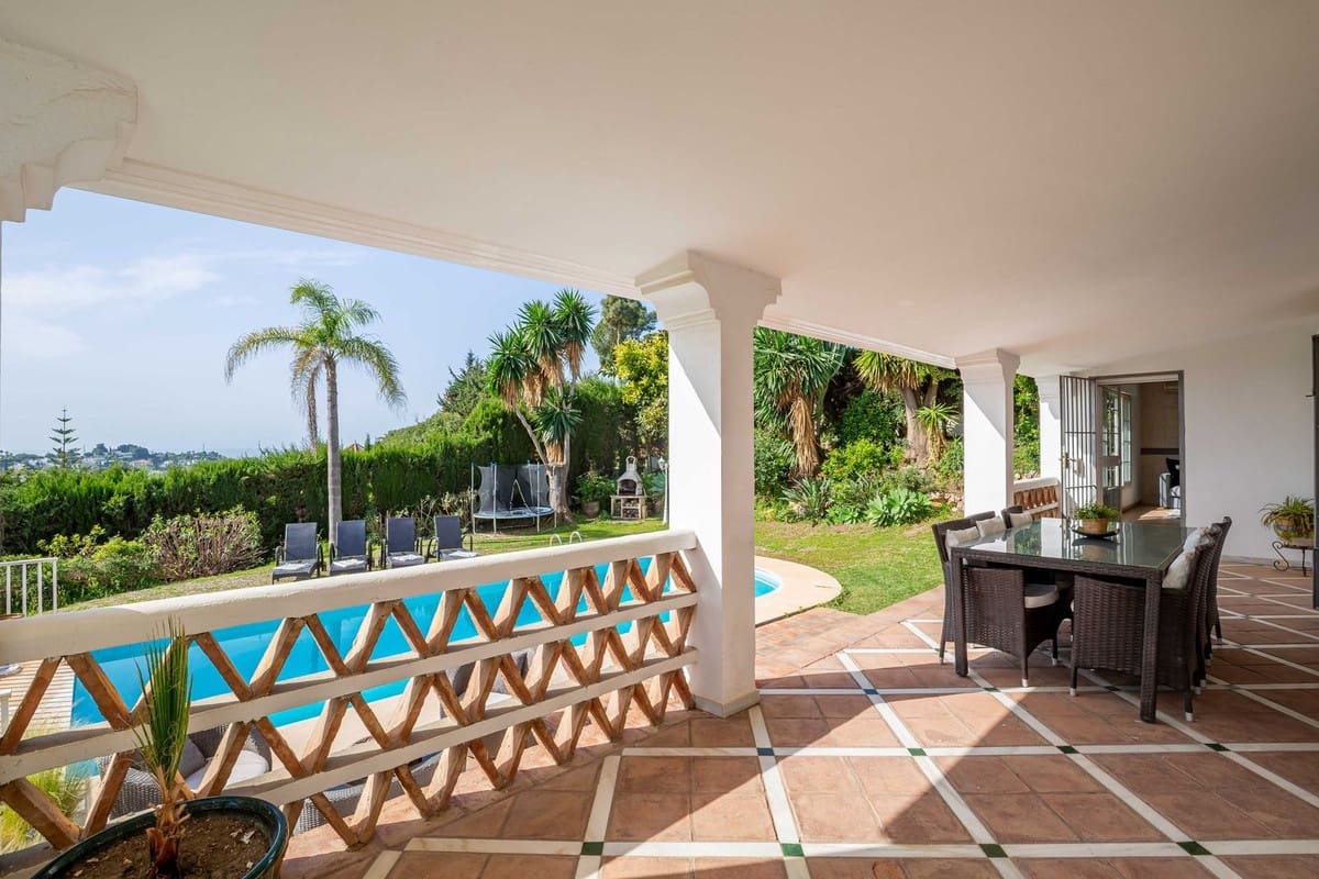 5 Zimmer Villa zu verkaufen in Benahavis mit Pool Garage - 1.750.000 € (Ref: 9264173)