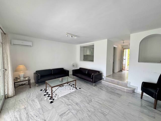 2 makuuhuone Omakotitalo myytävänä paikassa Miraflores, Mijas mukana uima-altaan 
autotalli - 429 000 € (Ref: 9264176)