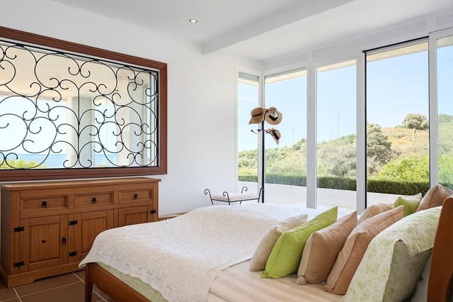 Chalet de 4 habitaciones en La Capellania, Benalmádena en venta con piscina garaje - 2.695.000 € (Ref: 9269286)