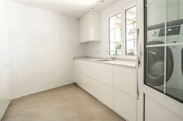 4 sypialnia Willa na sprzedaż w La Capellania, Benalmádena z basenem garażem - 2 695 000 € (Ref: 9269287)