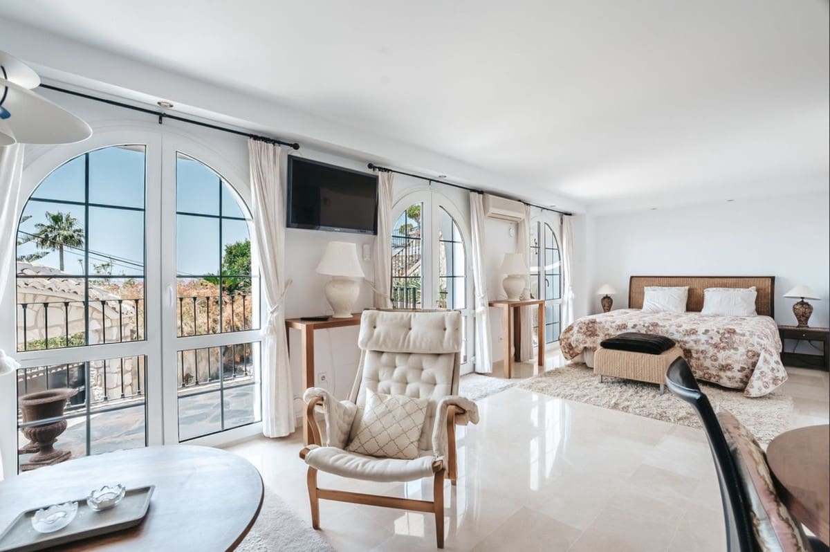 4 soverom Villa til salgs i La Capellania med svømmebasseng garasje - € 2 695 000 (Ref: 9269287)