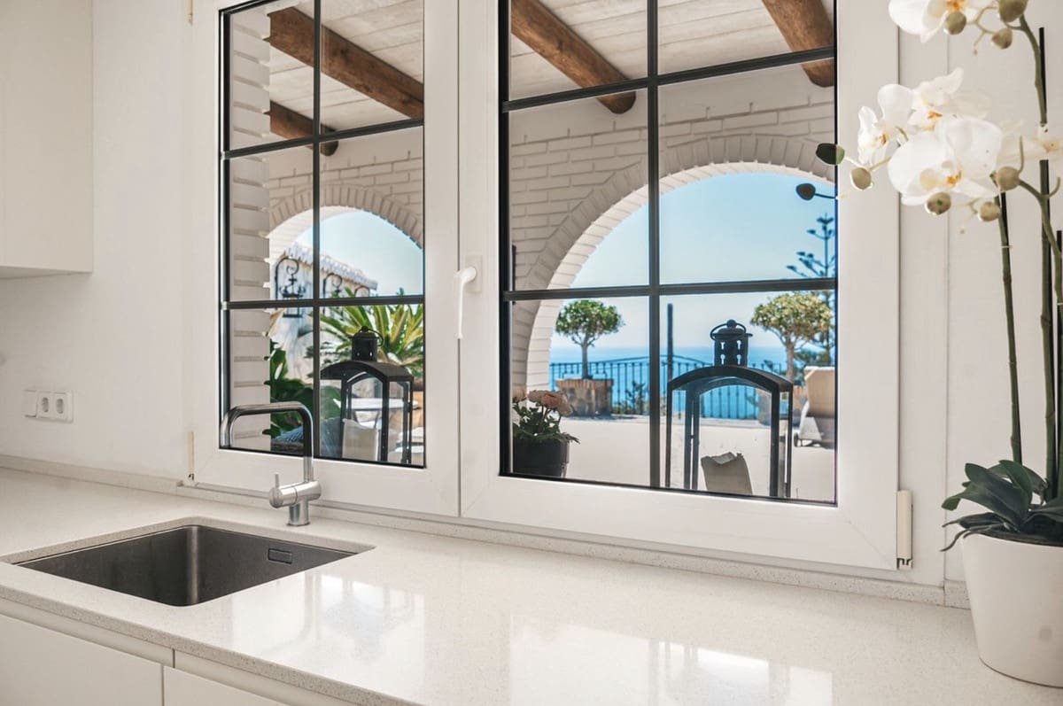 4 soverom Villa til salgs i La Capellania med svømmebasseng garasje - € 2 695 000 (Ref: 9269287)