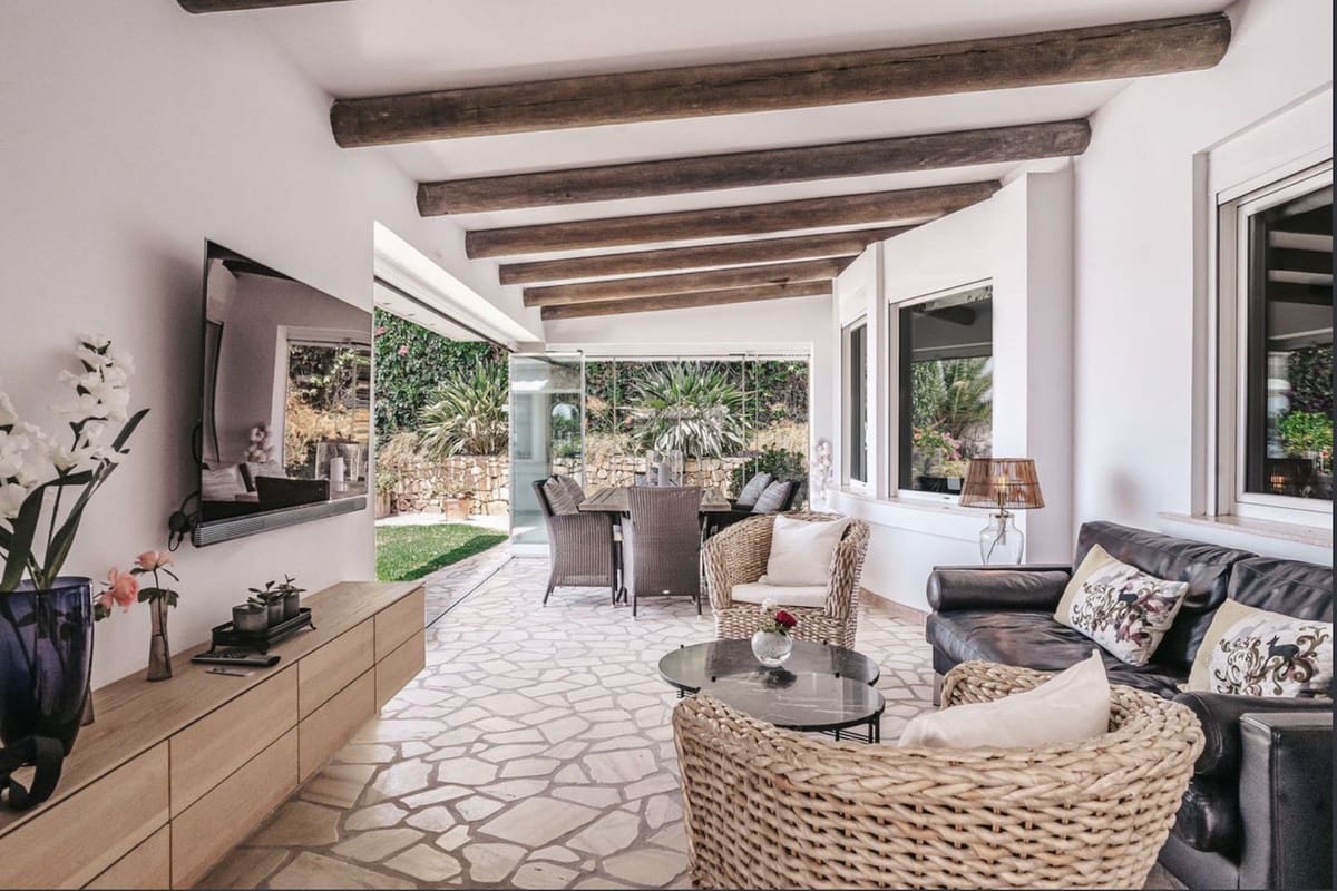 4 soverom Villa til salgs i La Capellania med svømmebasseng garasje - € 2 695 000 (Ref: 9269287)