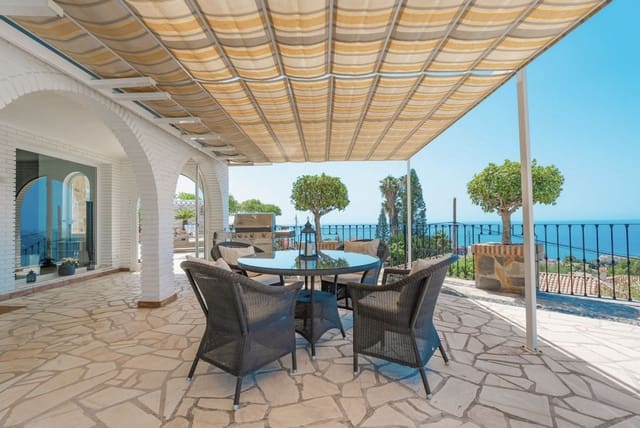 4 sypialnia Willa na sprzedaż w La Capellania, Benalmádena z basenem garażem - 2 695 000 € (Ref: 9269287)