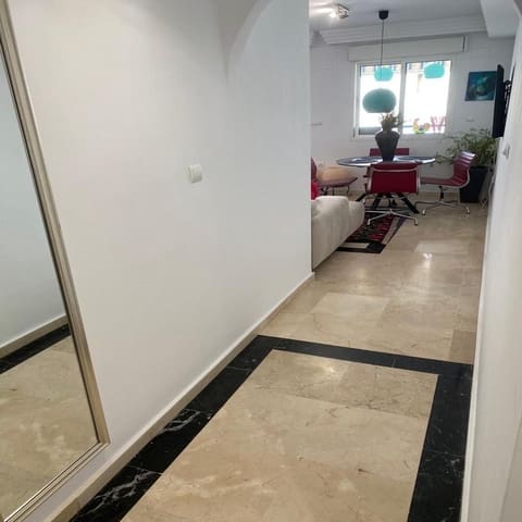 1 soverom Leilighet til salgs i Marbella med svømmebasseng garasje - € 395 000 (Ref: 9272231)