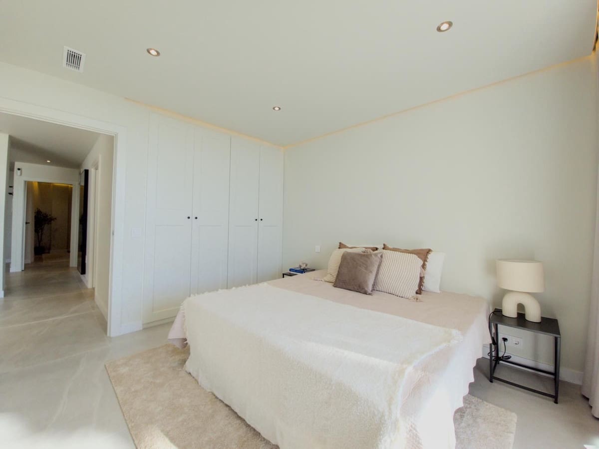 3 soveværelse Lejlighed til salg i Miraflores med swimmingpool garage - € 595.000 (Ref: 9276016)