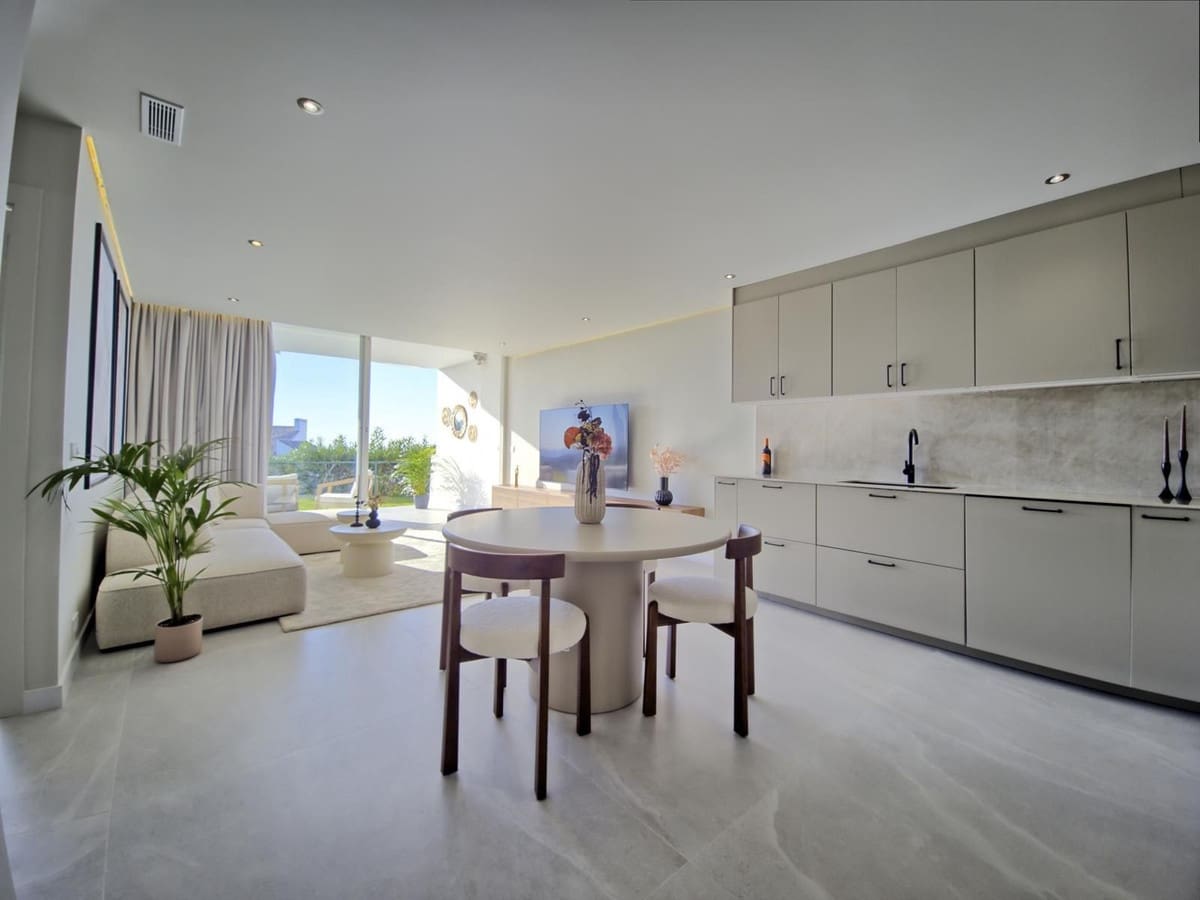 3 soveværelse Lejlighed til salg i Miraflores med swimmingpool garage - € 595.000 (Ref: 9276016)