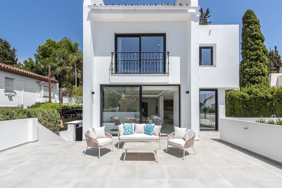 3 soverom Villa til salgs i Marbella med svømmebasseng garasje - € 1 195 000 (Ref: 9276017)