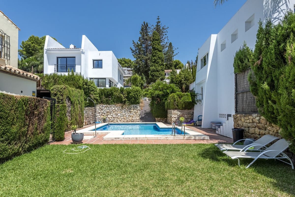3 soverom Villa til salgs i Marbella med svømmebasseng garasje - € 1 195 000 (Ref: 9276017)