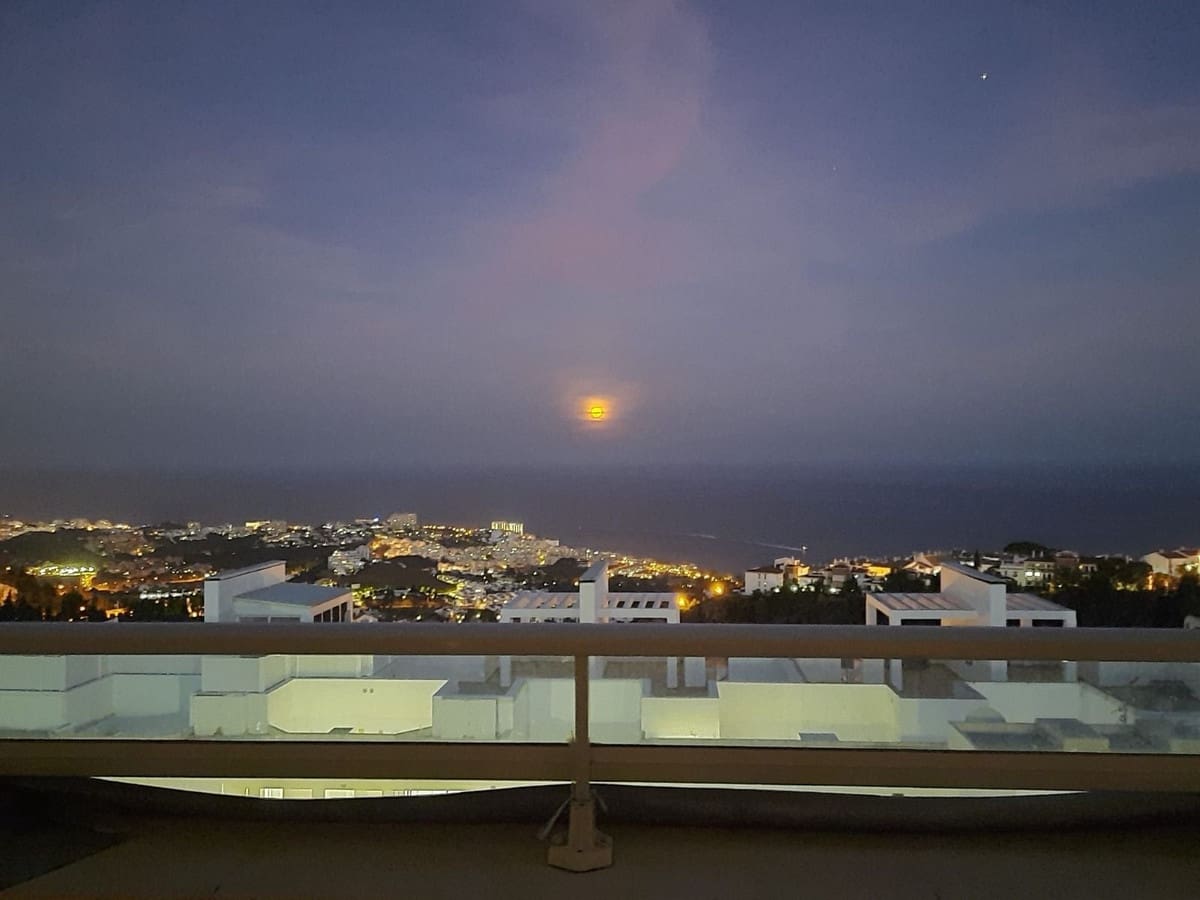 2 soveværelse Penthouse til salg i Benalmadena med swimmingpool garage - € 620.000 (Ref: 9281089)