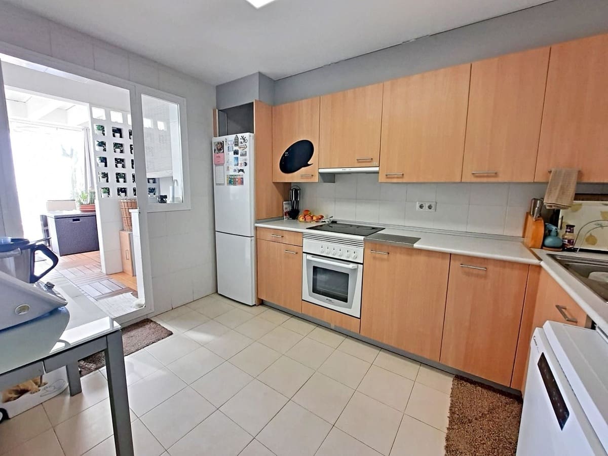 2 soveværelse Penthouse til salg i Benalmadena med swimmingpool garage - € 620.000 (Ref: 9281089)