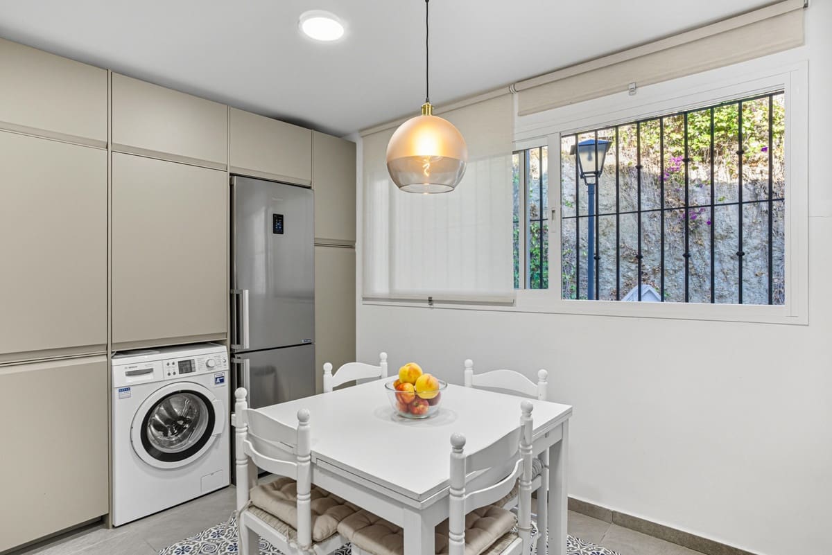 3 Zimmer Haus zu verkaufen in Marbella mit Pool Garage - 880.000 € (Ref: 9300756)