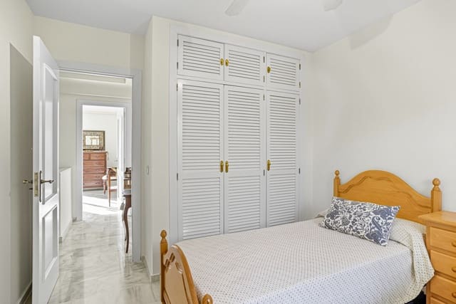 3 Zimmer Haus zu verkaufen in Marbella mit Pool Garage - 880.000 € (Ref: 9300756)