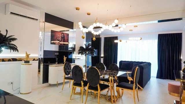 Apartamento de 2 habitaciones en Nueva Andalucia, Marbella en venta con piscina - 590.000 € (Ref: 9300757)