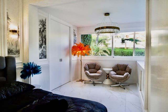 Apartamento de 2 habitaciones en Nueva Andalucia, Marbella en venta con piscina - 590.000 € (Ref: 9300757)