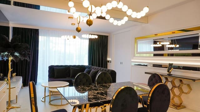 Apartamento de 2 habitaciones en Nueva Andalucia, Marbella en venta con piscina - 590.000 € (Ref: 9300757)