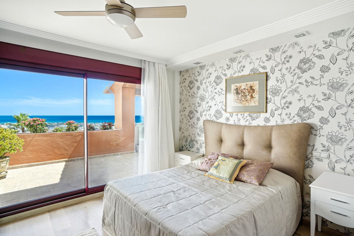 3 sovrum Hus till salu i Benahavis med pool garage - 770 000 € (Ref: 9303251)