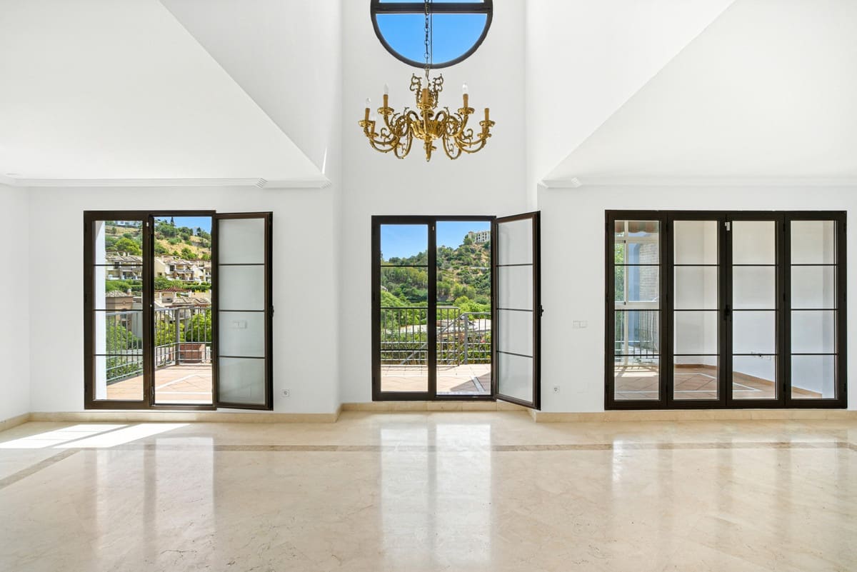 3 soverom Hus til salgs i Los Arqueros med svømmebasseng garasje - € 810 000 (Ref: 9303253)